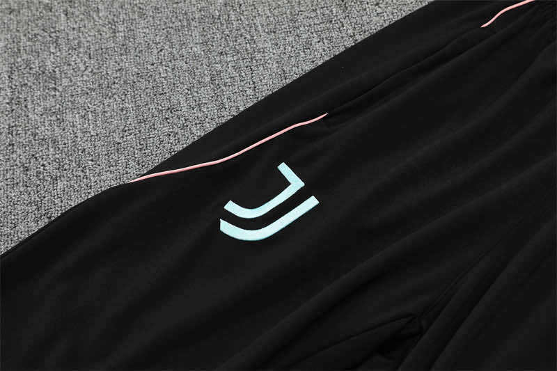 2526 season Juventus F.C. Half zip training suit set