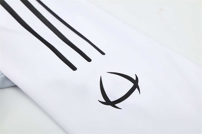 0405 season Real Madrid CF white Half pull training suit