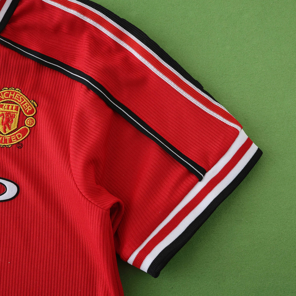1998 Manchester United F.C. home retro Kids kit