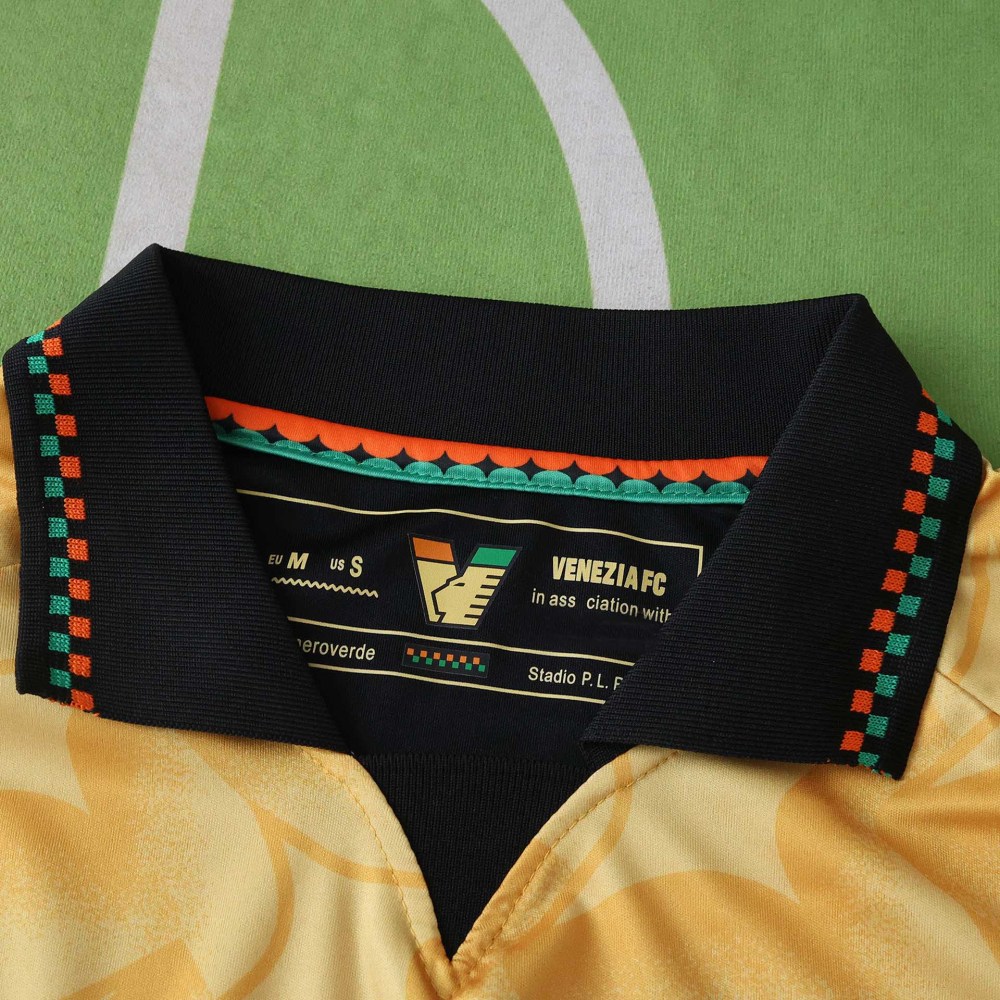 2526 season Venezia F.C. goalkeeper Long sleeved Fan version