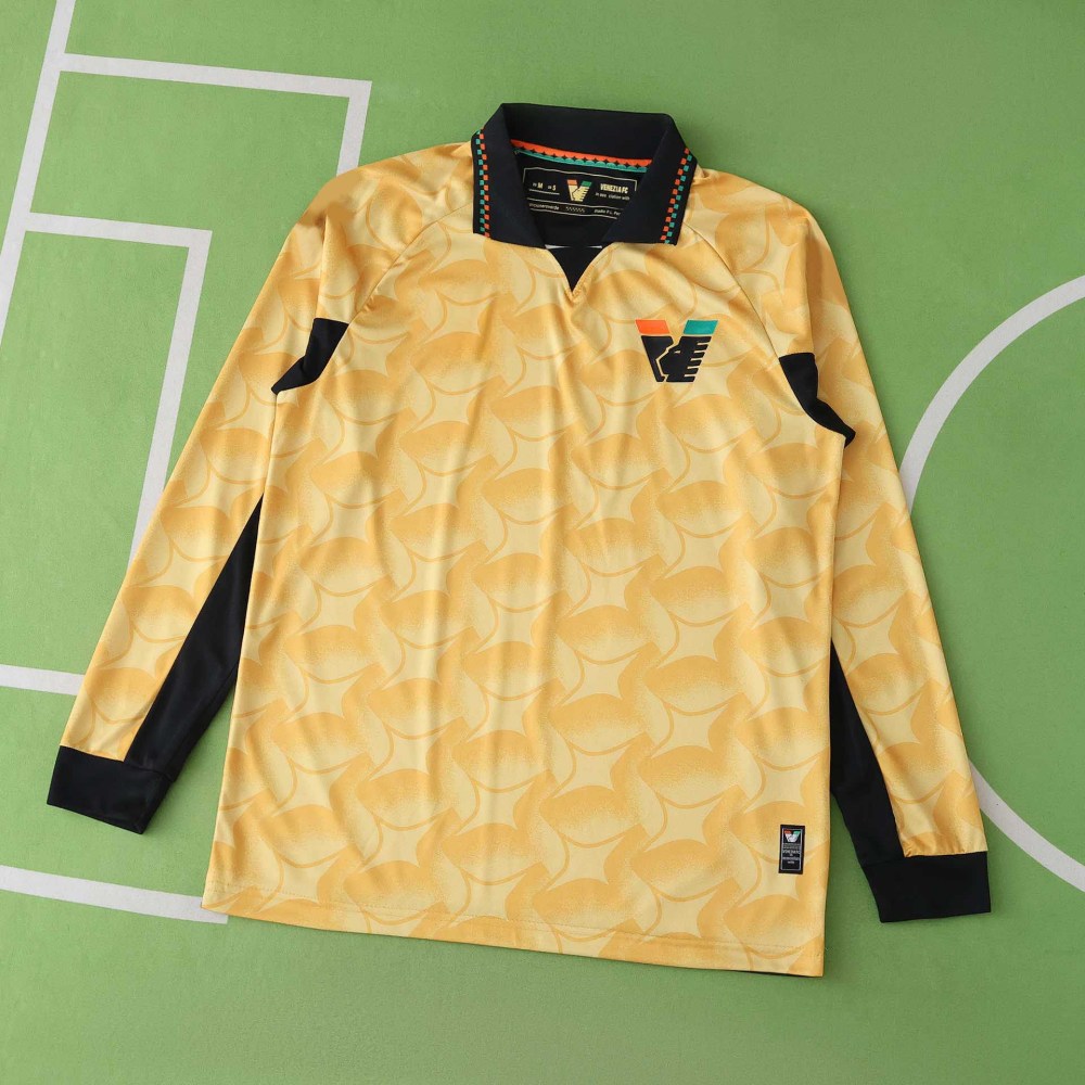 2526 season Venezia F.C. goalkeeper Long sleeved Fan version