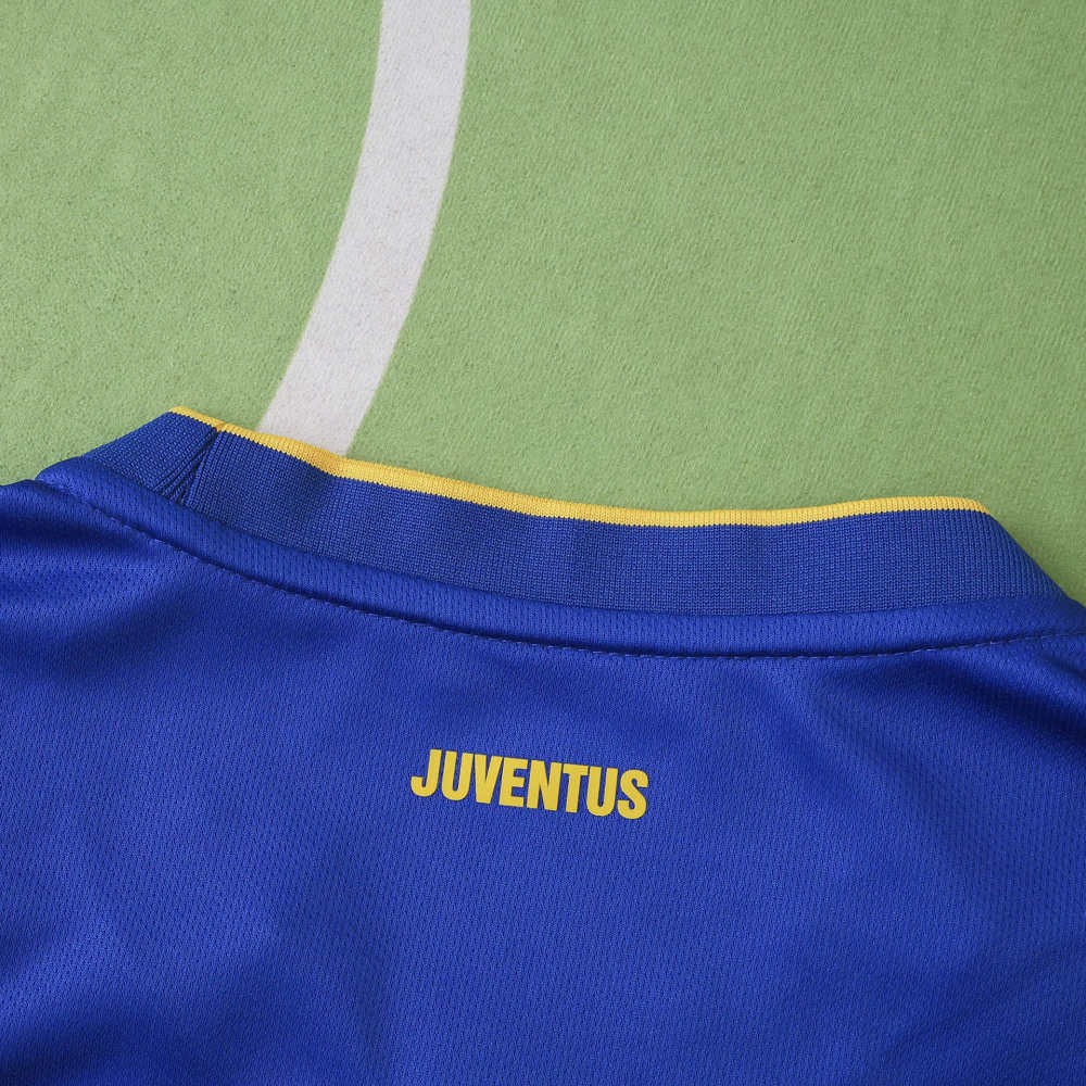 1415 season Juventus F.C. away retro Fan version