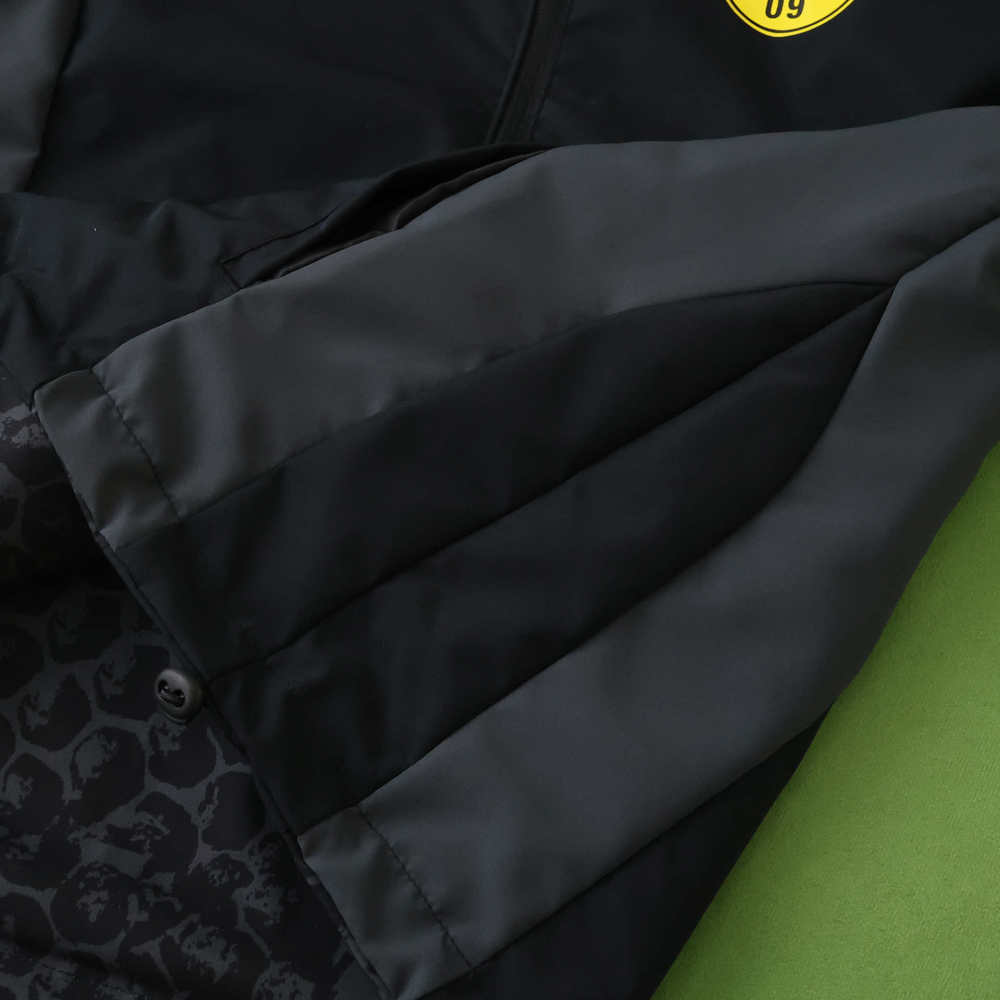 2526 season Borussia Dortmund Wear on both sides windbreaker