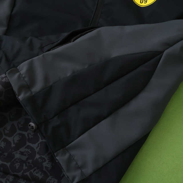 2526 season Borussia Dortmund Wear on both sides windbreaker