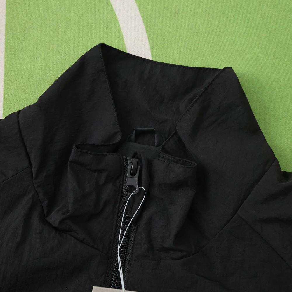 2526 season Liverpool F.C. windbreaker