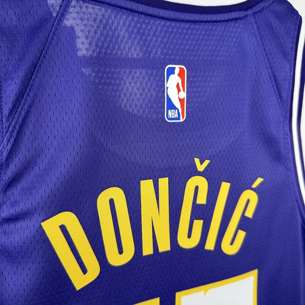 25-26 NBA L.A. Lakers limit Flying Man 77-DONCIC