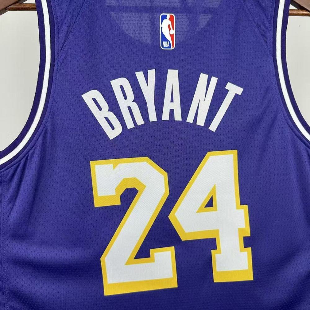 25-26 NBA L.A. Lakers limit Flying Man 24-BRYANT