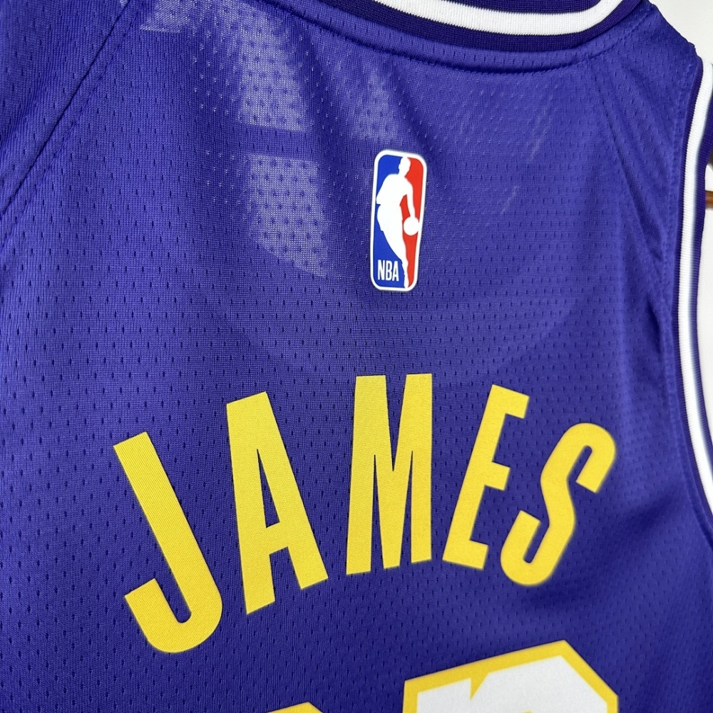25-26 NBA L.A. Lakers limit Flying Man 23-JAMES