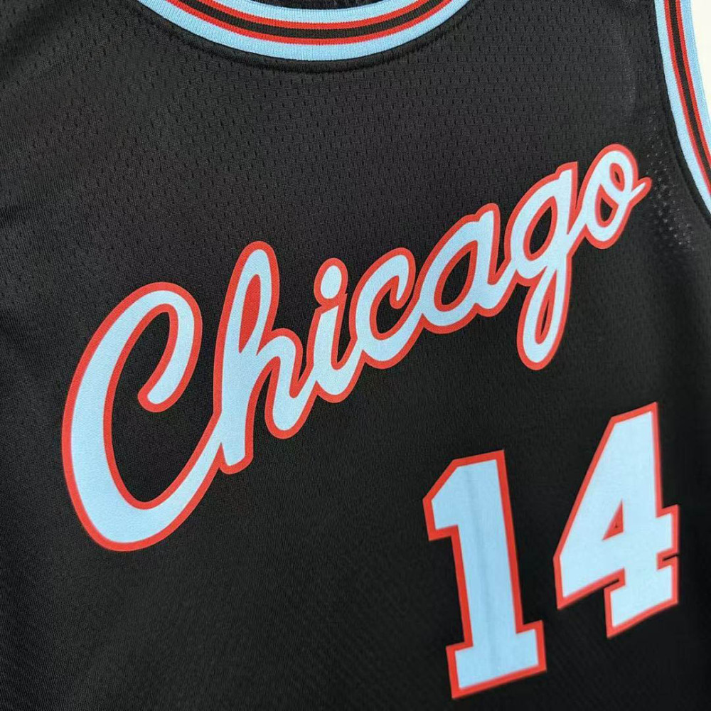 25-26 NBA Chicago Bulls City version 14-BUZELIS