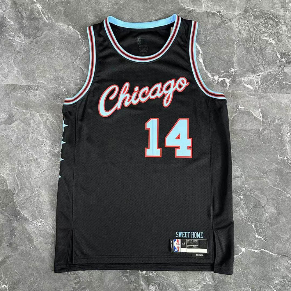 25-26 NBA Chicago Bulls City version 14-BUZELIS