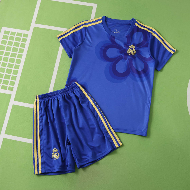 2526 season Real Madrid CF New Year Kids kit
