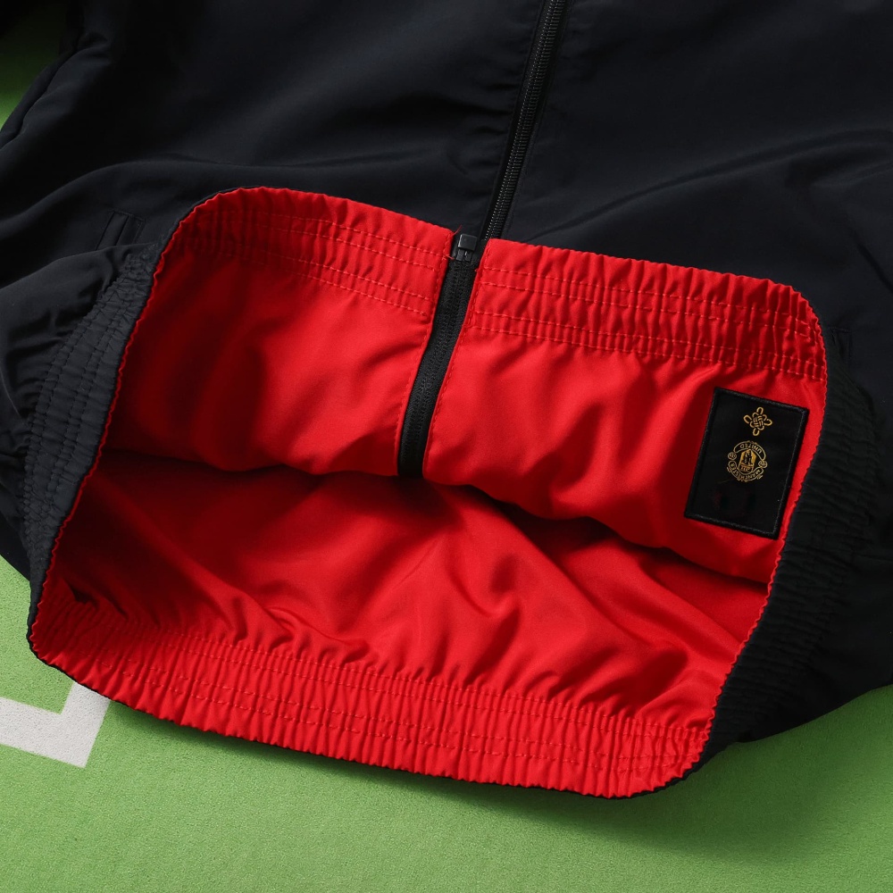 2526 Manchester United F.C. Wear on both sides windbreaker