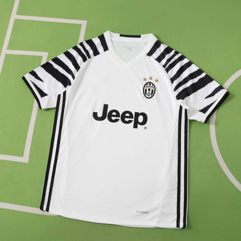 1617 season Juventus F.C. third retro Fan version