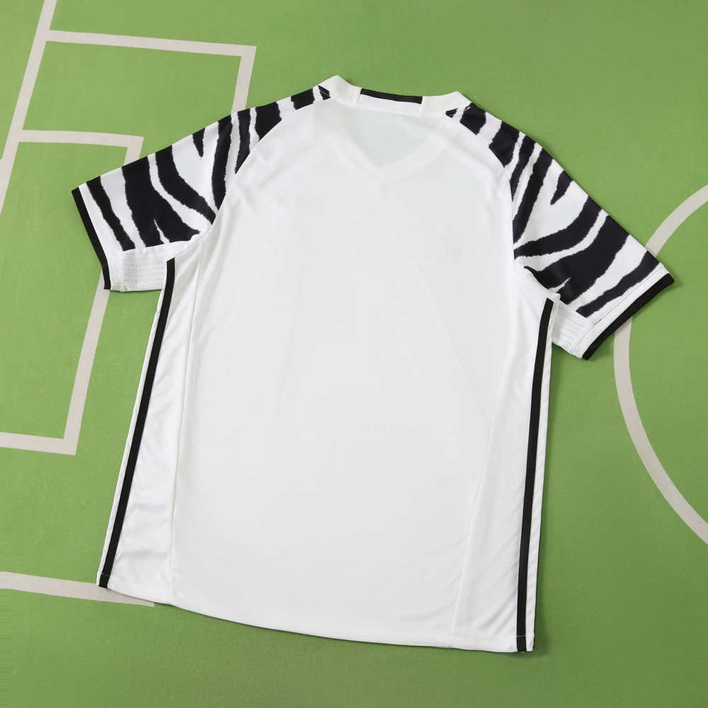 1617 season Juventus F.C. third retro Fan version