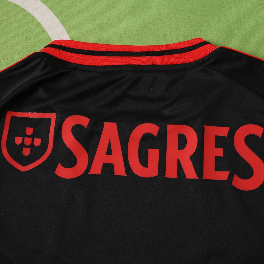 2627 season S.L. Benfica Concept version Fan version