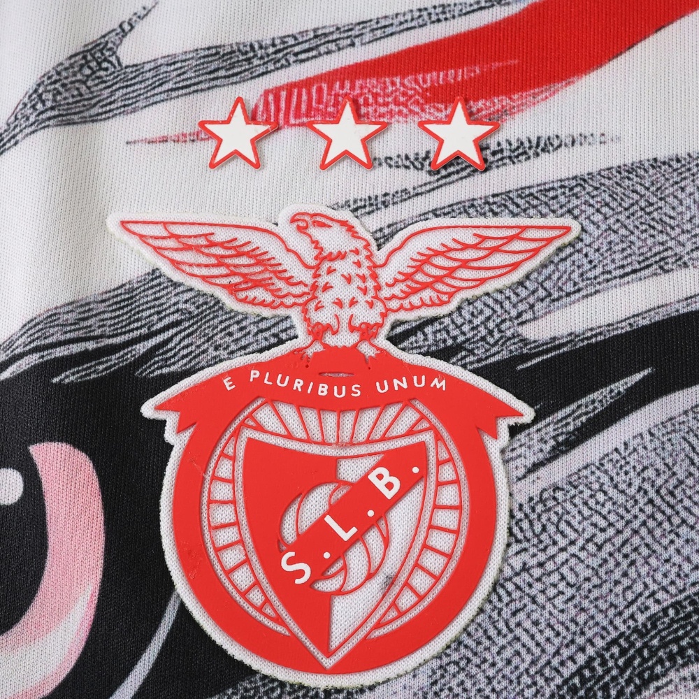 2627 season S.L. Benfica Concept version Fan version
