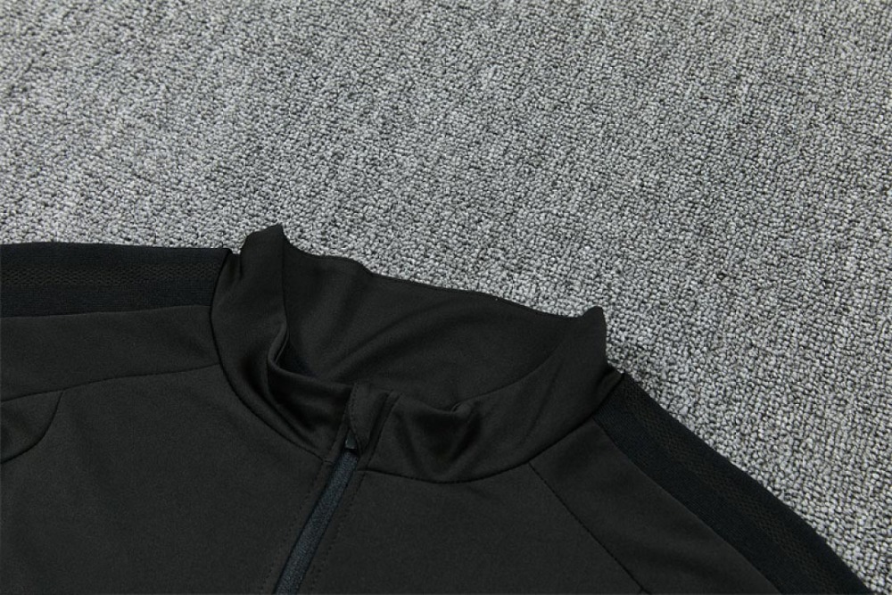 2627 Liverpool F.C. Half zip training suit set