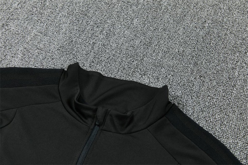 2627 Liverpool F.C. Half zip training suit set