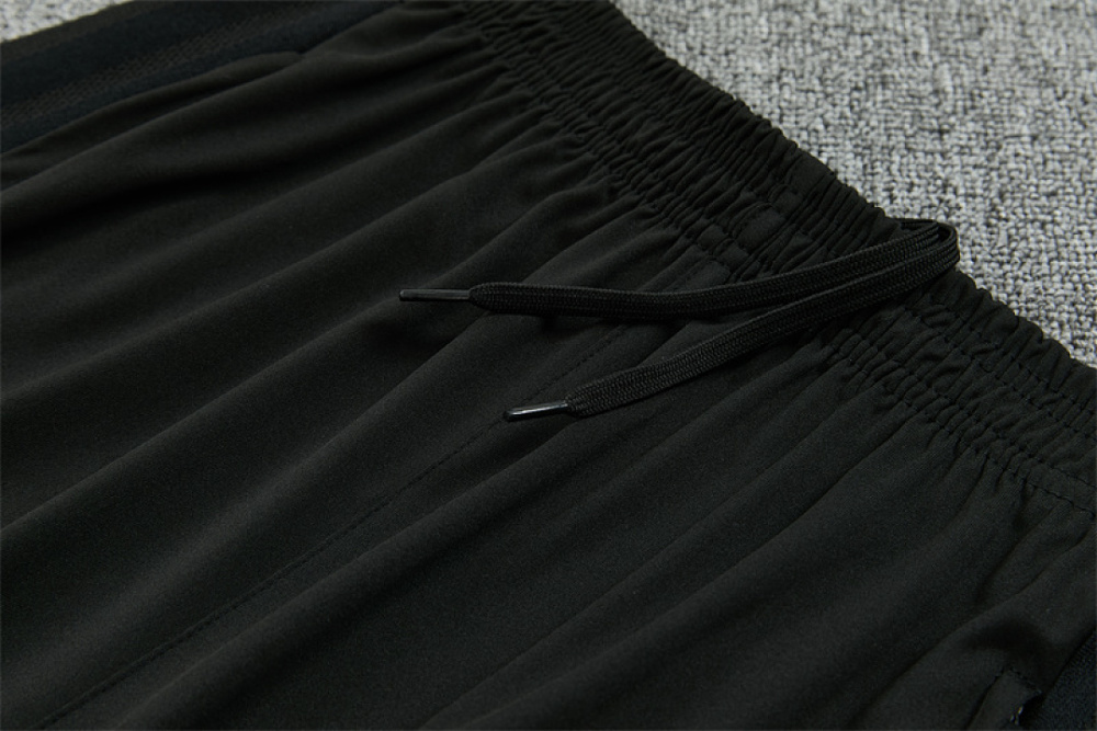 2627 Liverpool F.C. Half zip training suit set