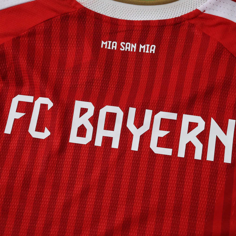 2627 season Fußball-Club Bayern München home Player version