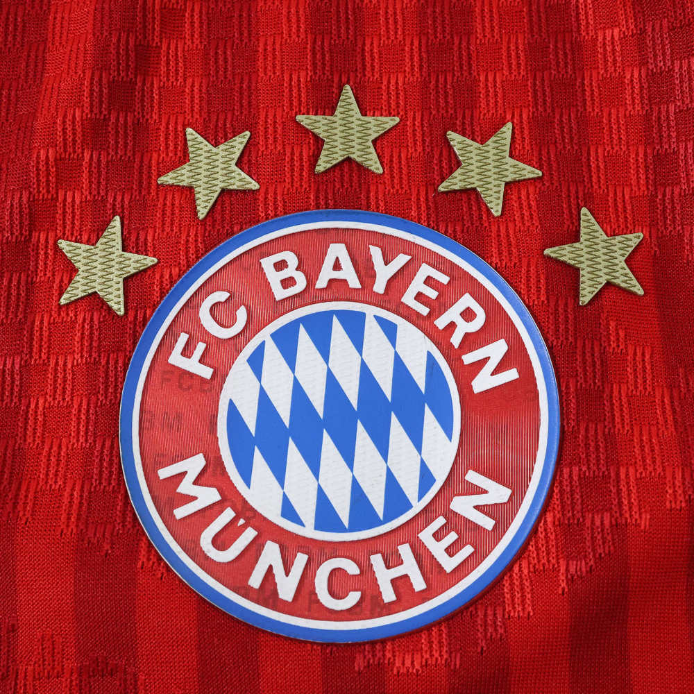 2627 season Fußball-Club Bayern München home Player version