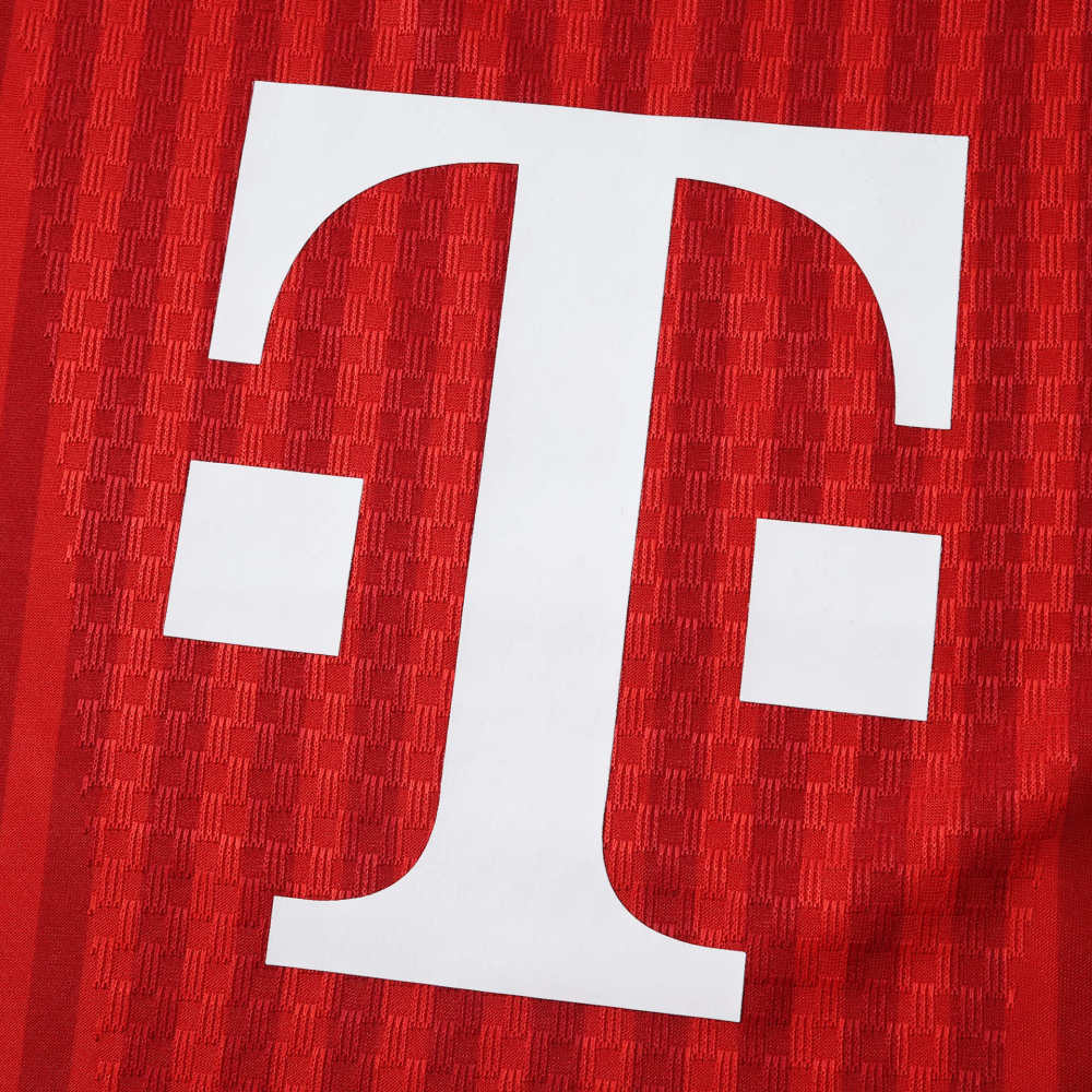 2627 season Fußball-Club Bayern München home Player version
