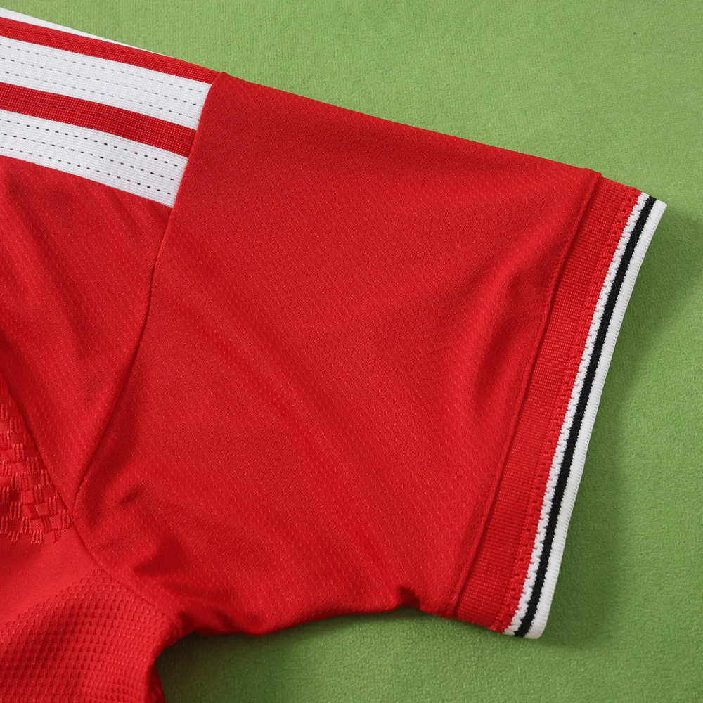 2526 season Manchester United F.C. home Player version