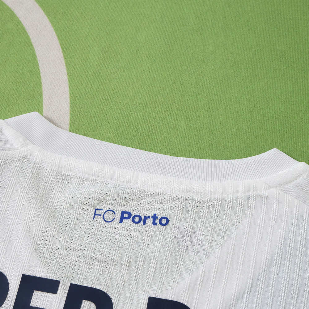 2627 season FC Porto home Player version
