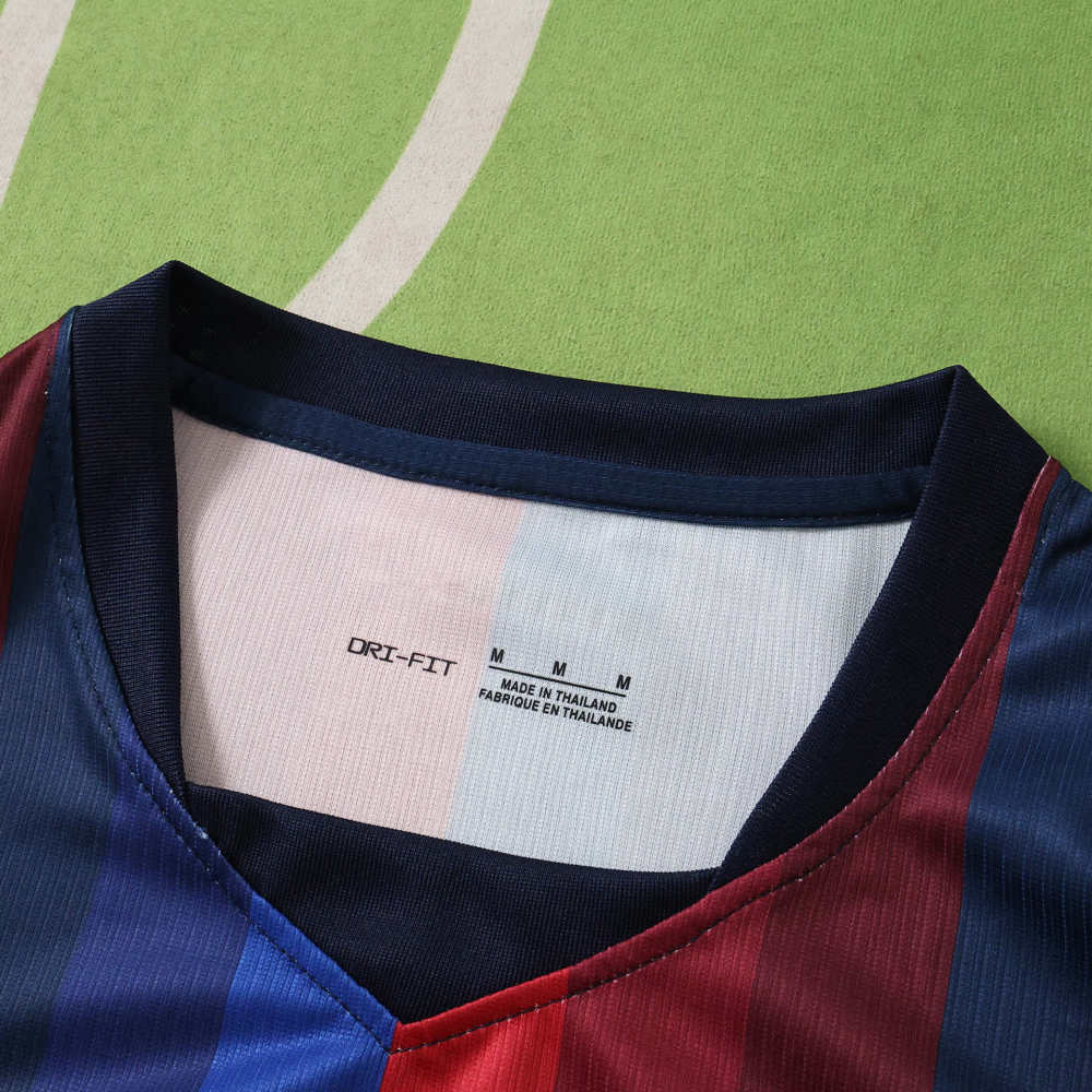 2627 season FC Barcelona / Barça home Cropped Jersey