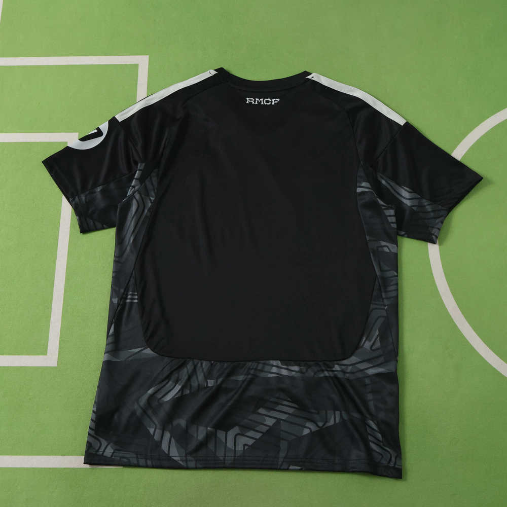 2627 season Real Madrid CF goalkeeper Fan version