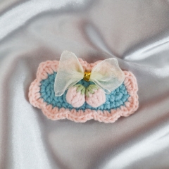Pale pink bow