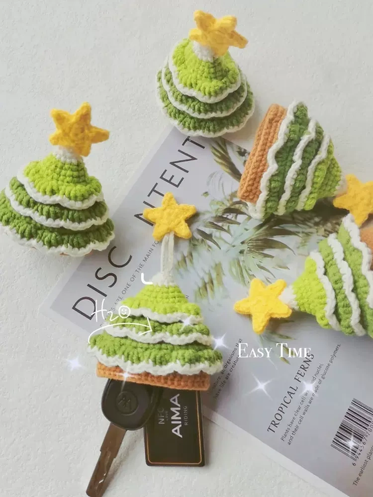 Christmas tree keychain (unfinished item)