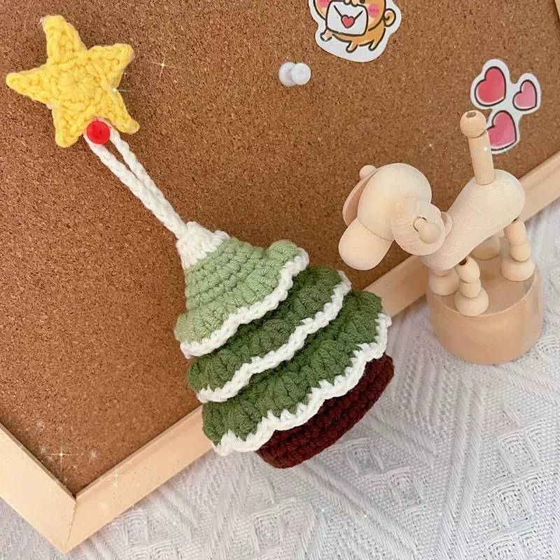 Christmas tree keychain (unfinished item)