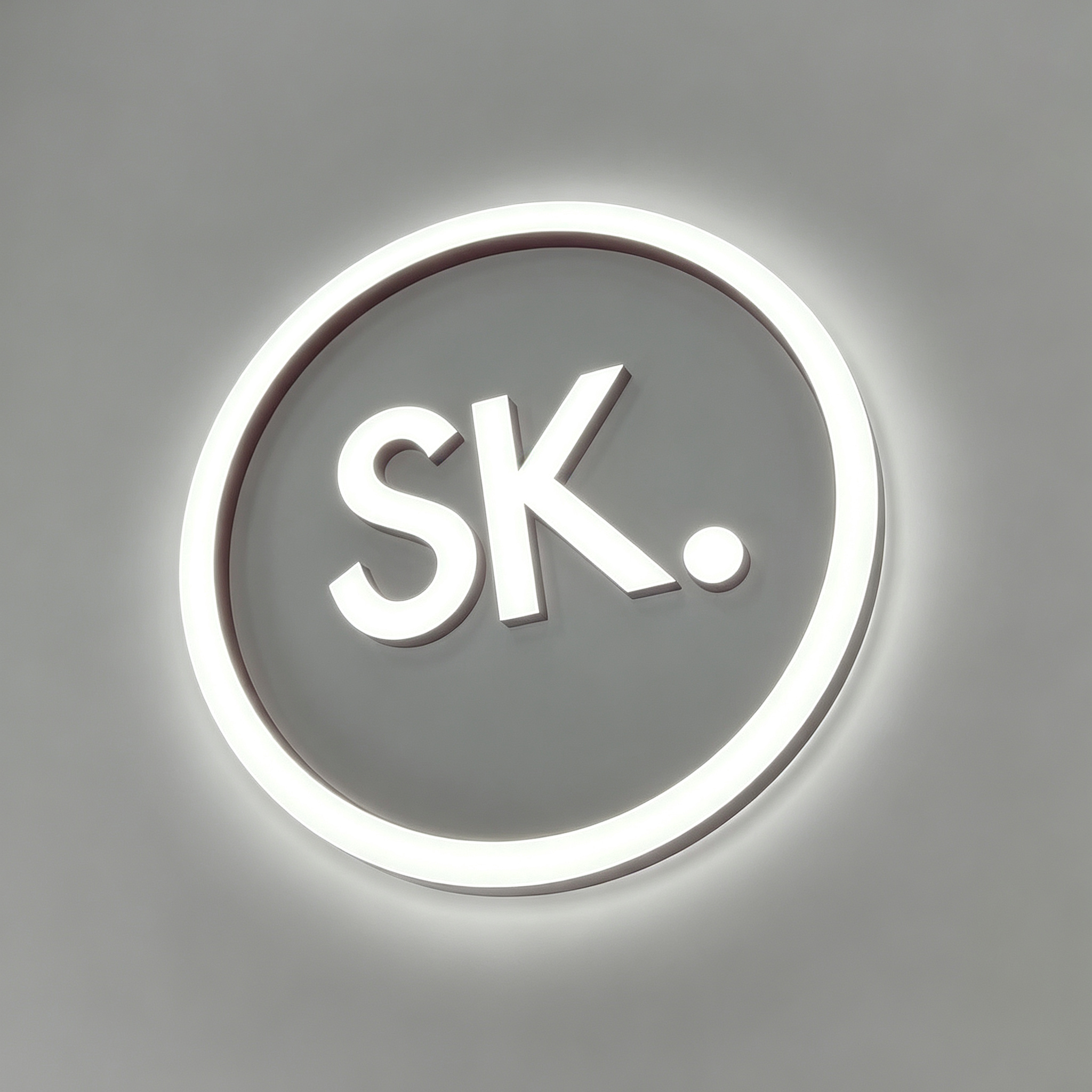 Block Face And Back Lit logo