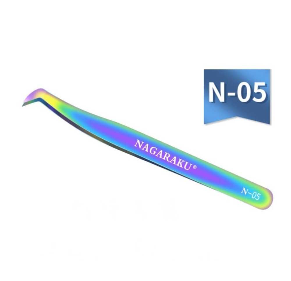 Pinza  Tornasol tipo hacha de excelente calidad, ideal para realizar abanicos de mega volumen con técnica manual.