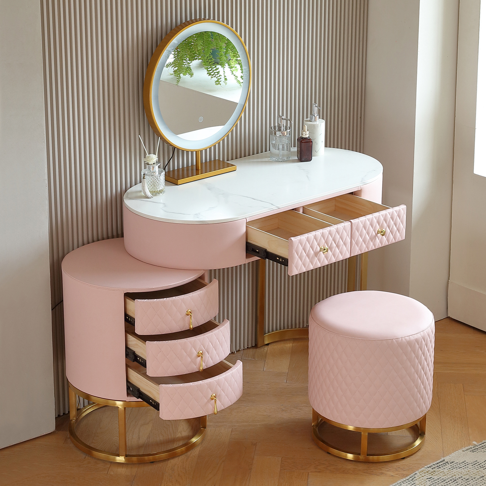 Elegant 5-Drawer Chest