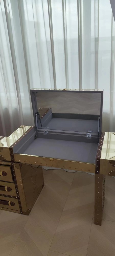 Silver Makeup Vanity: Elevate Your Space with Modern Elegance