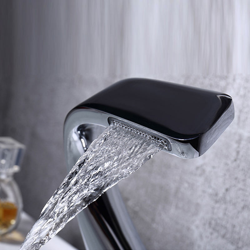Black bathroom sink faucet deck mounted single handle faucet
