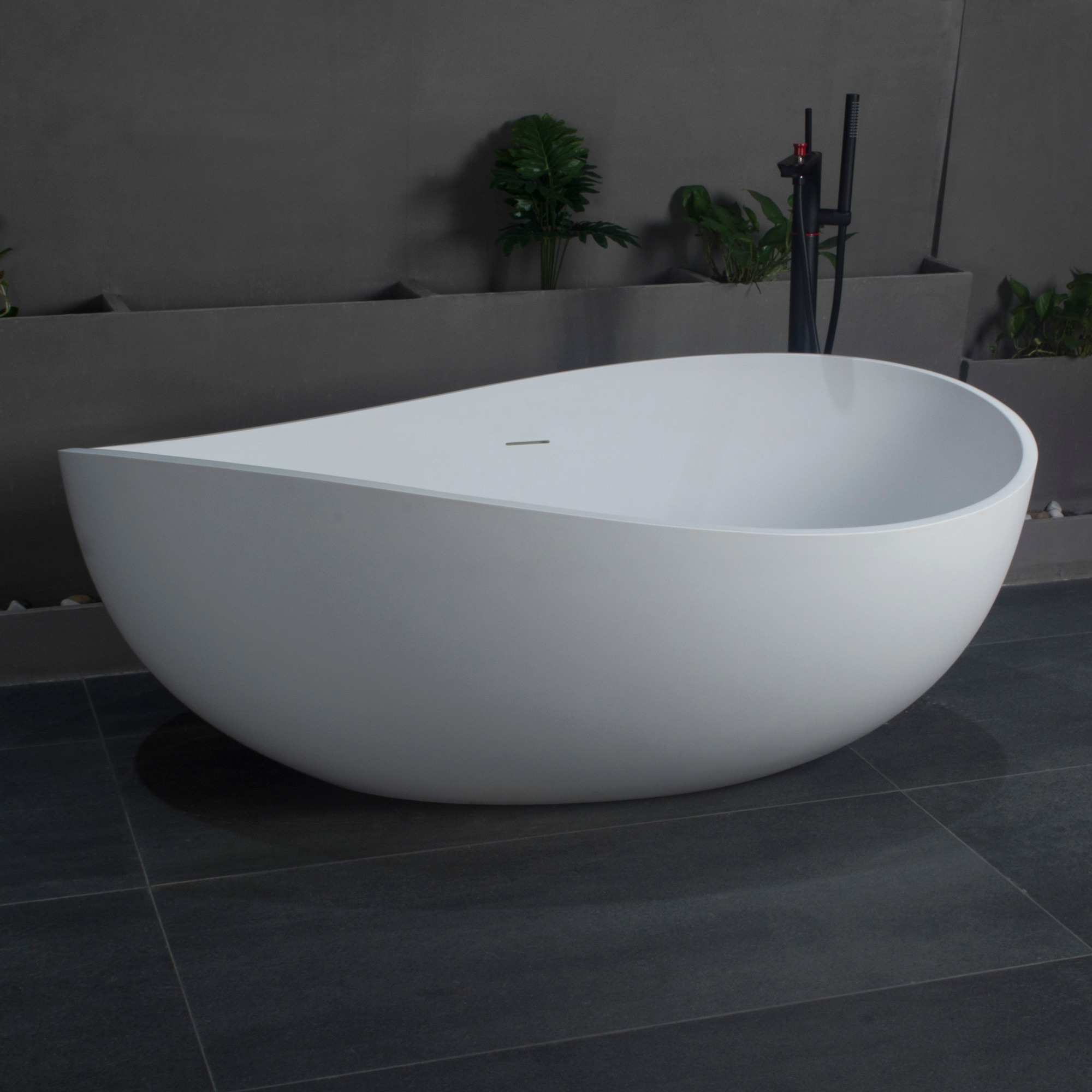 Modern Oval Freestanding Stone Resin Soaking Bathtub with Center Drain