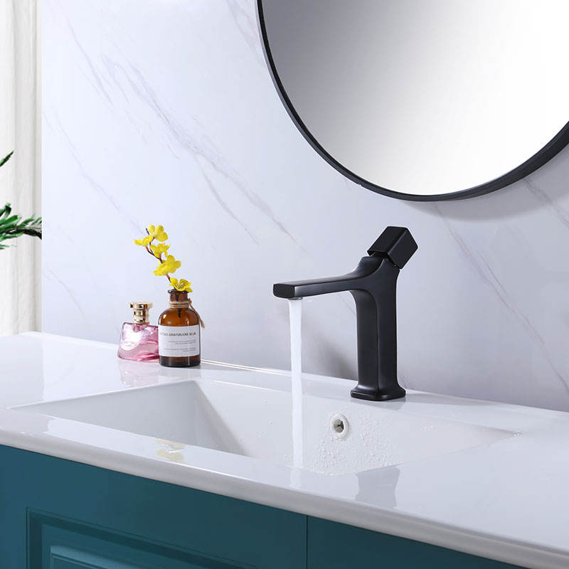 Brass Hot and Cold Washing Basin Faucet