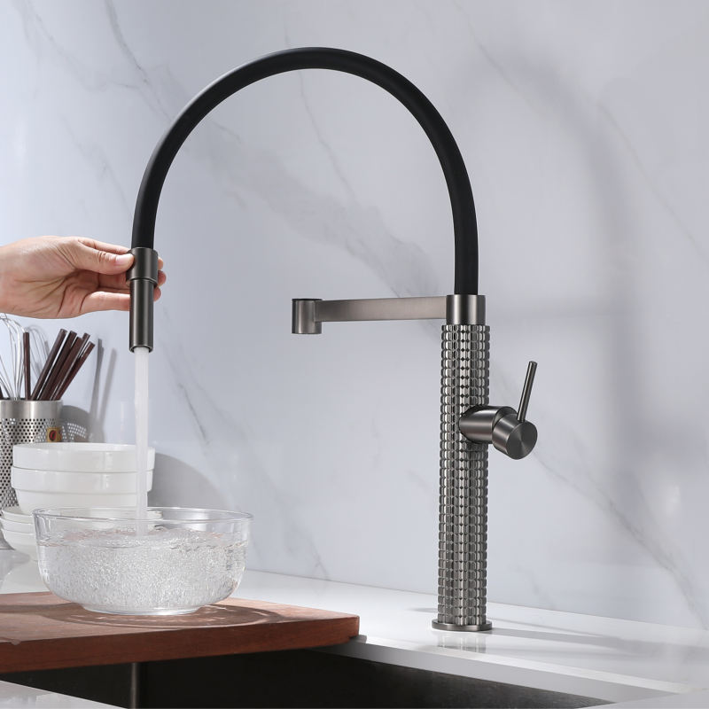 Black brass pull-out  kitchen faucet high-end light luxury design single hole single handle