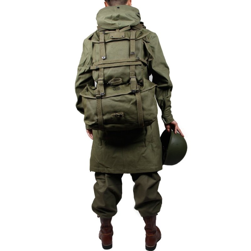 WW2 US MILITARY ARMY GREEN UNIFORM M47 COAT JACKET AND PANTS,and 1945 equipment combination(no helmet,no shooes)