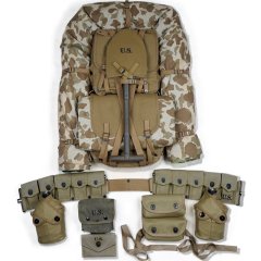 WW2 US ARMY EQUIPMENT CONBINATION USMC BACKPACK T-TYPE SPADE  USMC KETTLE WITH TWO TENT AND ONE RAIN CAPE
