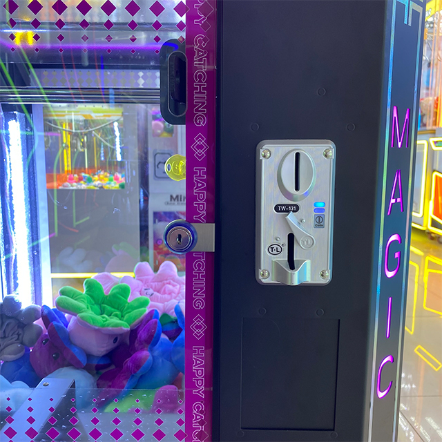 Magic Fun Cube Claw Crane Machine