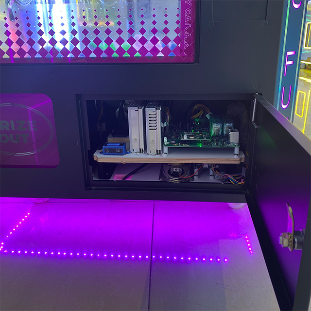 Magic Fun Cube Claw Crane Machine
