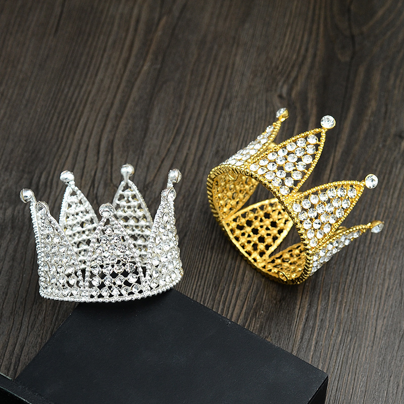 CHINESE WAREHOUSE Metal And Plastic Crown For Decorative Cup