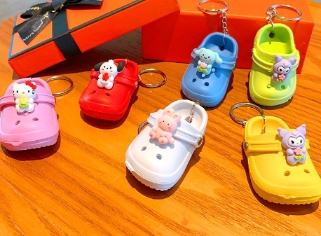 CHINESE WAREHOUSE Mix Style Keychains Beach Shoes