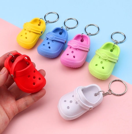 CHINESE WAREHOUSE Mix Style Keychains Beach Shoes