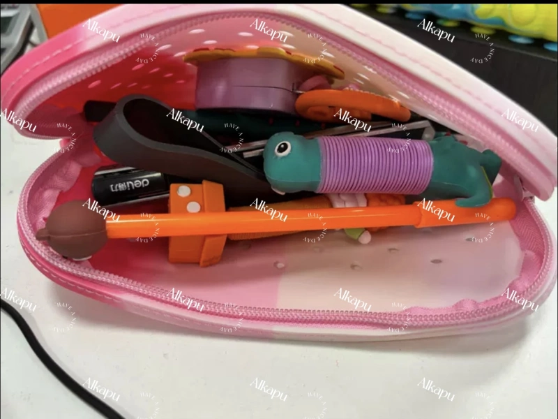 CHINESE WAREHOUSE Mix Size Silicone Pencil Case Mix Colors Ready To Ship