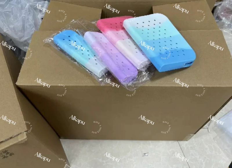 CHINESE WAREHOUSE Mix Size Silicone Pencil Case Mix Colors Ready To Ship
